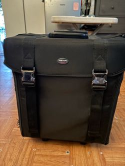 Seyani Professional Makeup Train Case