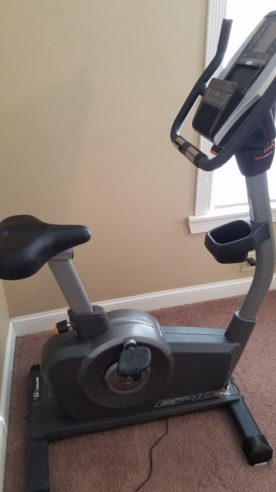 Epic A17U Exercise bike, Wifi compatibility for Sale in ...