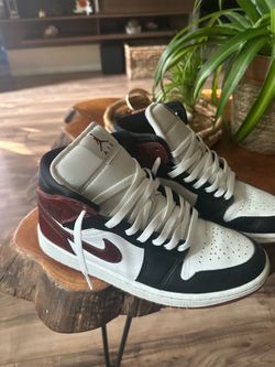 Jordan 1 mid