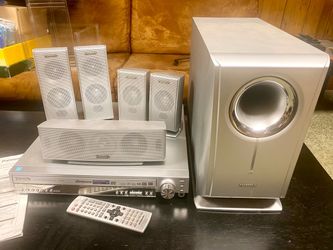 Panasonic SA-HT720 5 Speaker Home Theater System w/ subwoofer, DVD/CD