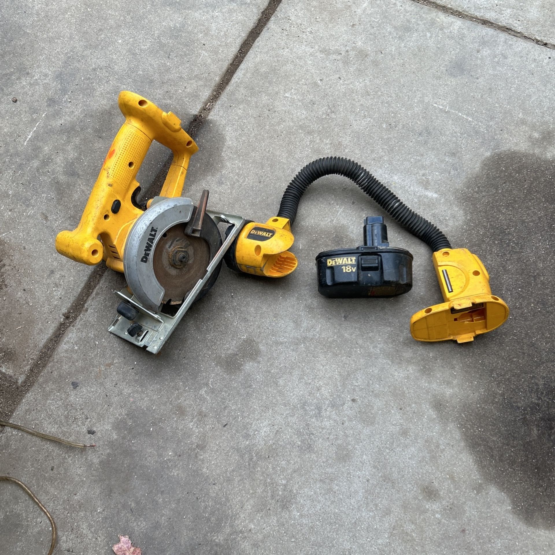 dewalt light and saw 