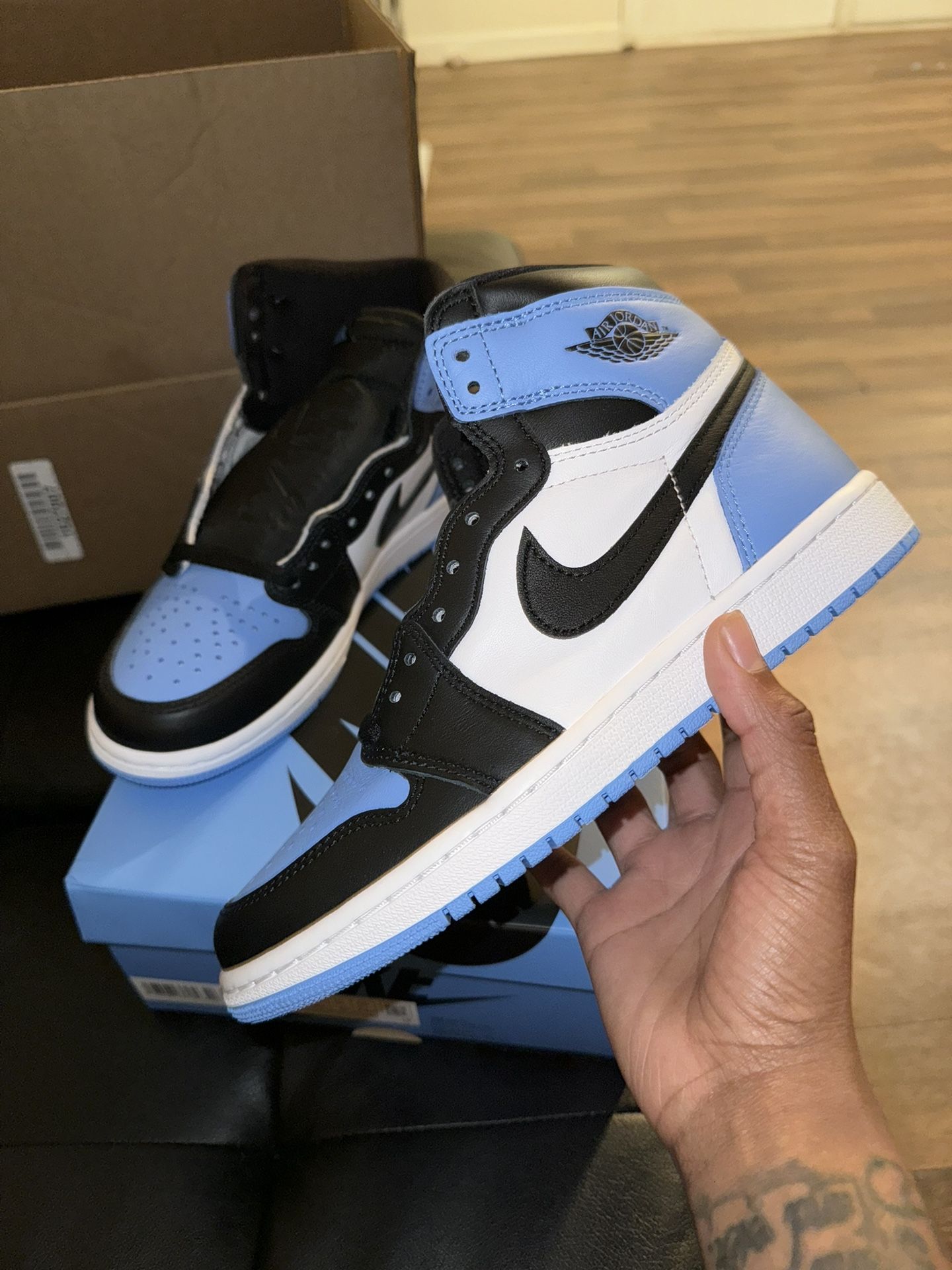 Air Jordan Retro 1 UNC