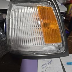 Toyota Pickup 2 Wd Dlx  / sr5  Fits 1992- 95 Front Pairing Light Left Side Only # 389