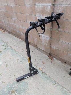 Tow hitch bicycle rack