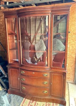 Vintage Bassett Monticello Mahogany Hutch