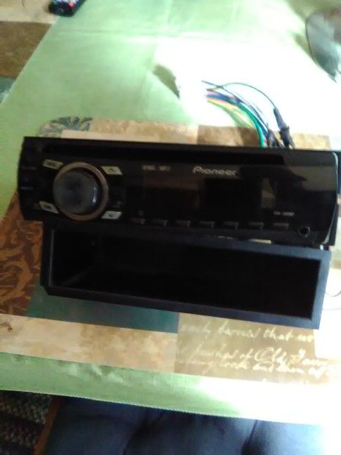 Pioneer CD radio for car