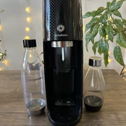 Soda Stream Sparkling Water Maker With CO2 (empty)