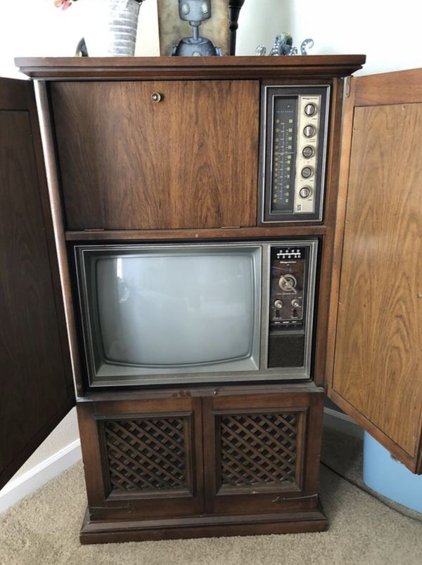 Vintage Magnavox Entertainment Console for Sale in Renton, WA OfferUp