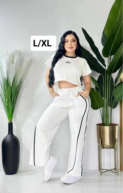 New women’s 2 piece sets size L/XL