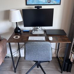 Medium sized desk