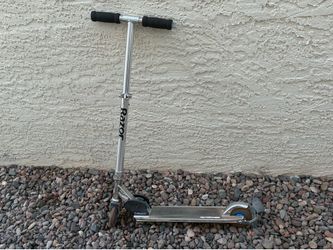 Razor Scooter w/ Light-Up Wheels