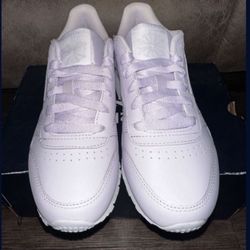 Women’s Reebok Size 6