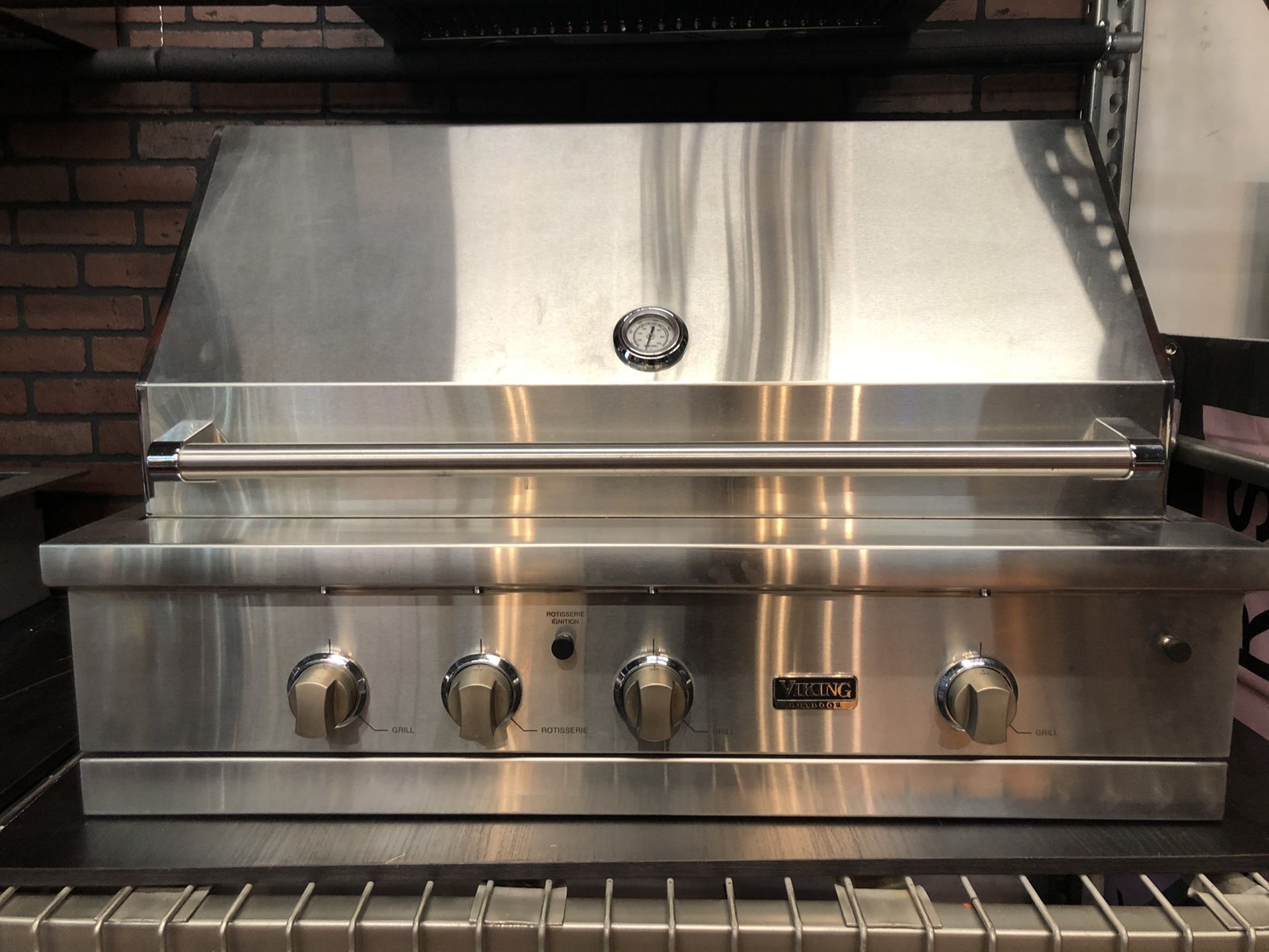 Viking 5 series 42” built in gas grill