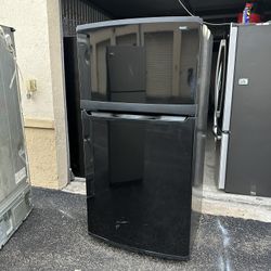 Kenmore Refrigerator Good Condition Everything Works Fine 