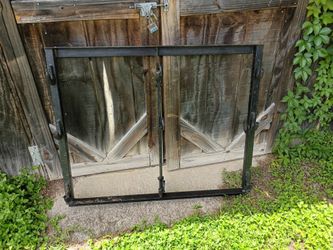 Weed eater rack with lock