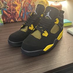 Air Jordan Retro 4s ‘Thunder’ 2023