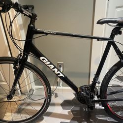 Giant Escape 3 Hybrid Bike 