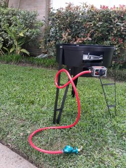 Stand with windshield and burner