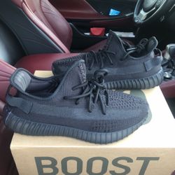 Yzy 350 V2 Onyx Size 8.5 Men