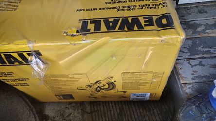 Cordless sliding miter saw