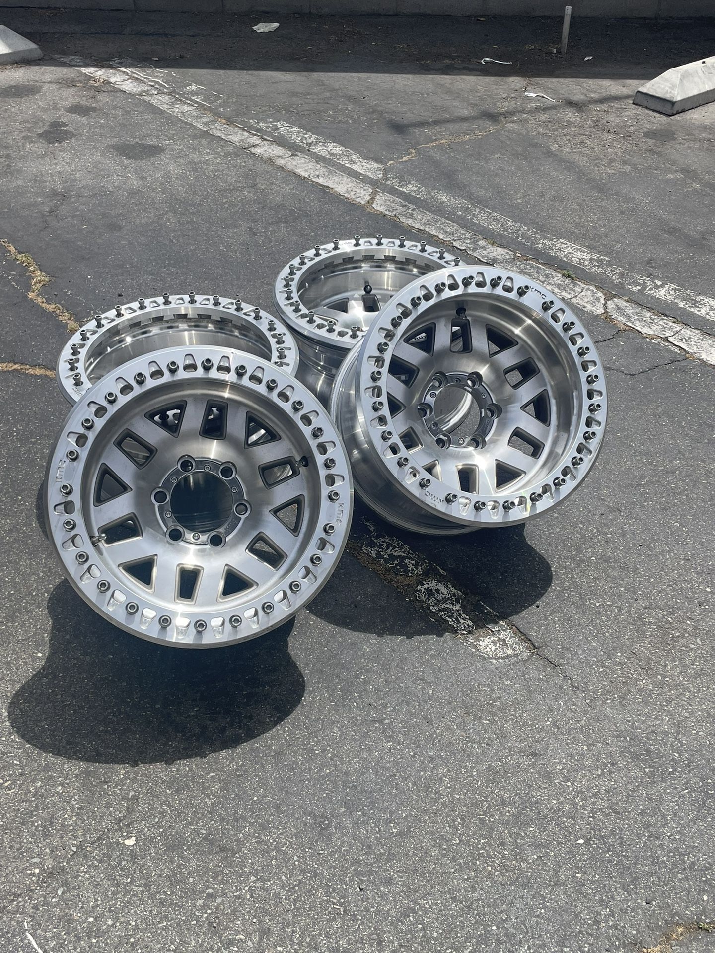 KMC Machete Bead lock wheels