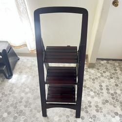 Wood Step Ladder