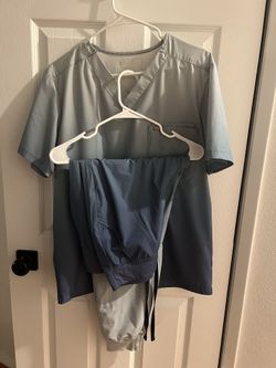 Ombré Scrub Set