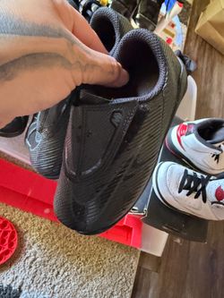 Nike soccer cleats 8c toddler
