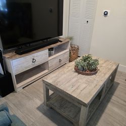 Ashley Furniture Coffee Table + TV Stand Set (Lift Top) – Great Condition