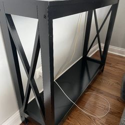 CONSOLE TABLE