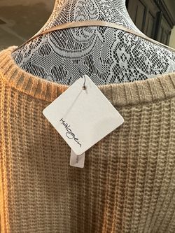 Halogen 100% Cashmere Poncho ( One Size) Camel Color