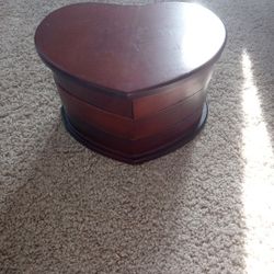 EXQUISITE Bombay Mahogany Wood Heart Shaped Swivel Jewelry Box.
