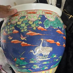 Beautiful meticluous Chinese 19th Century Ceramic Planter bown with STAND