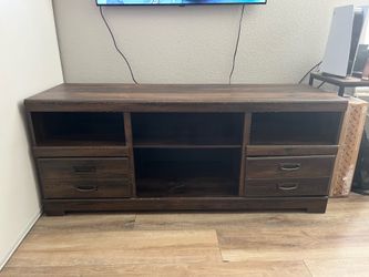 TV Stand/Entertainment Center