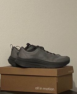 Size 8 woman’s / 7 men’s