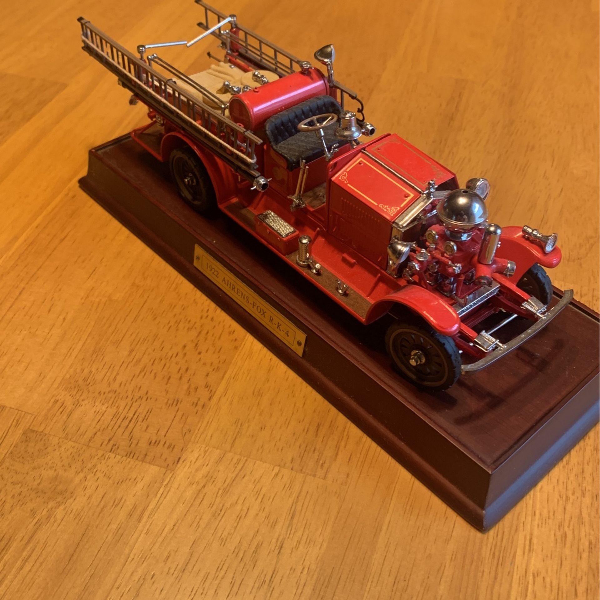 1922 Ahrens-Fox R-K-4