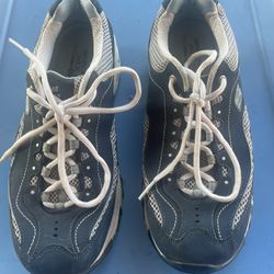 Skechers shoes size 9.5