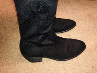 New black suave leather woman’s boots size 11