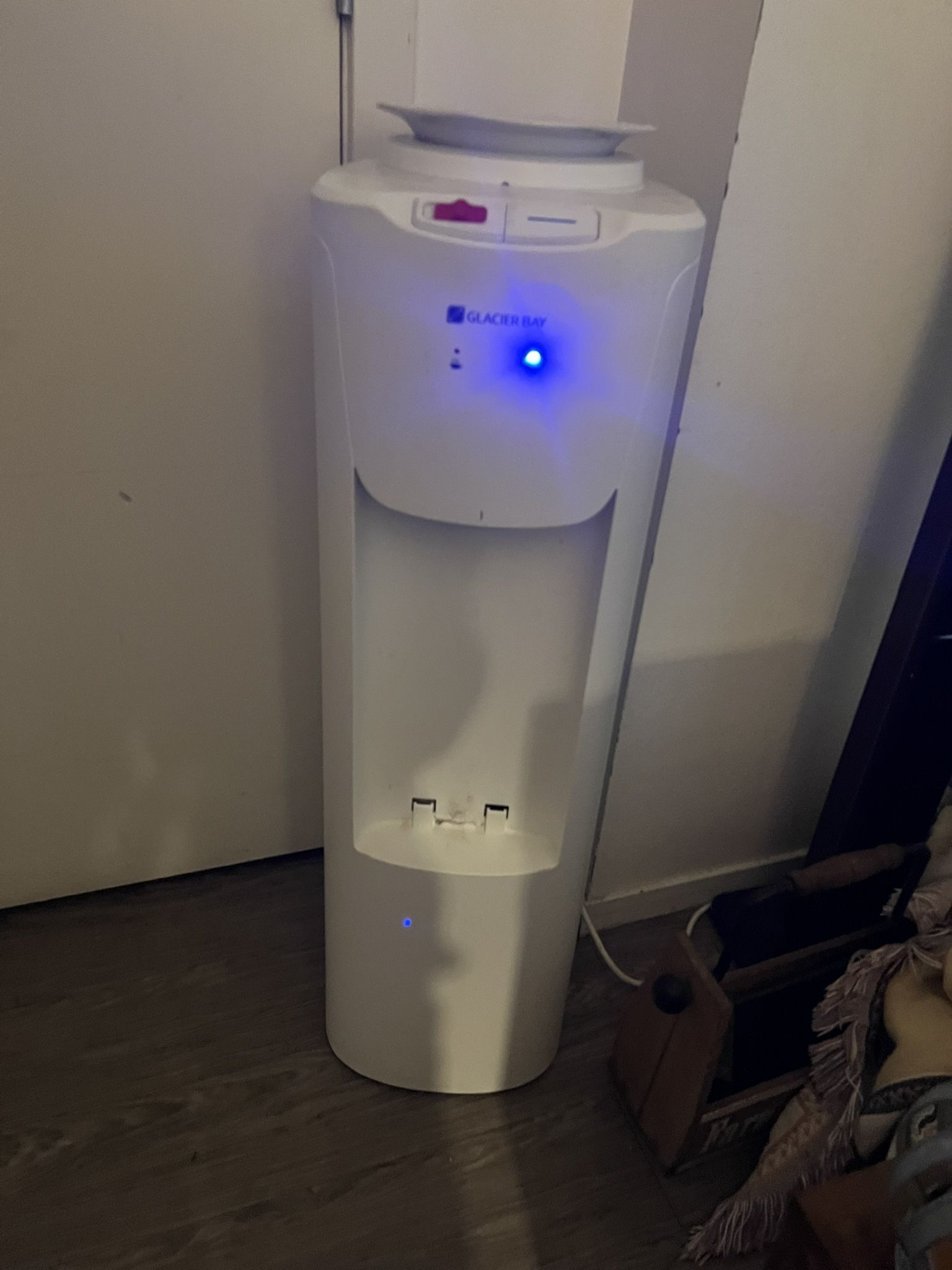White Top Load Water Dispenser