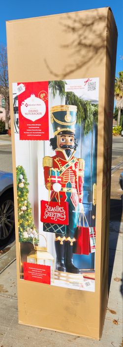 Member's Mark Pre-lit 6' Grand Nutcracker
