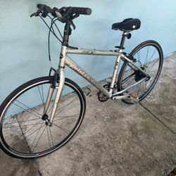 Trek 7.5 FX COMMUNTER BICYCLE BIKE