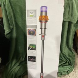 Dyson-V15-Detect-Vacuum Cleaner..