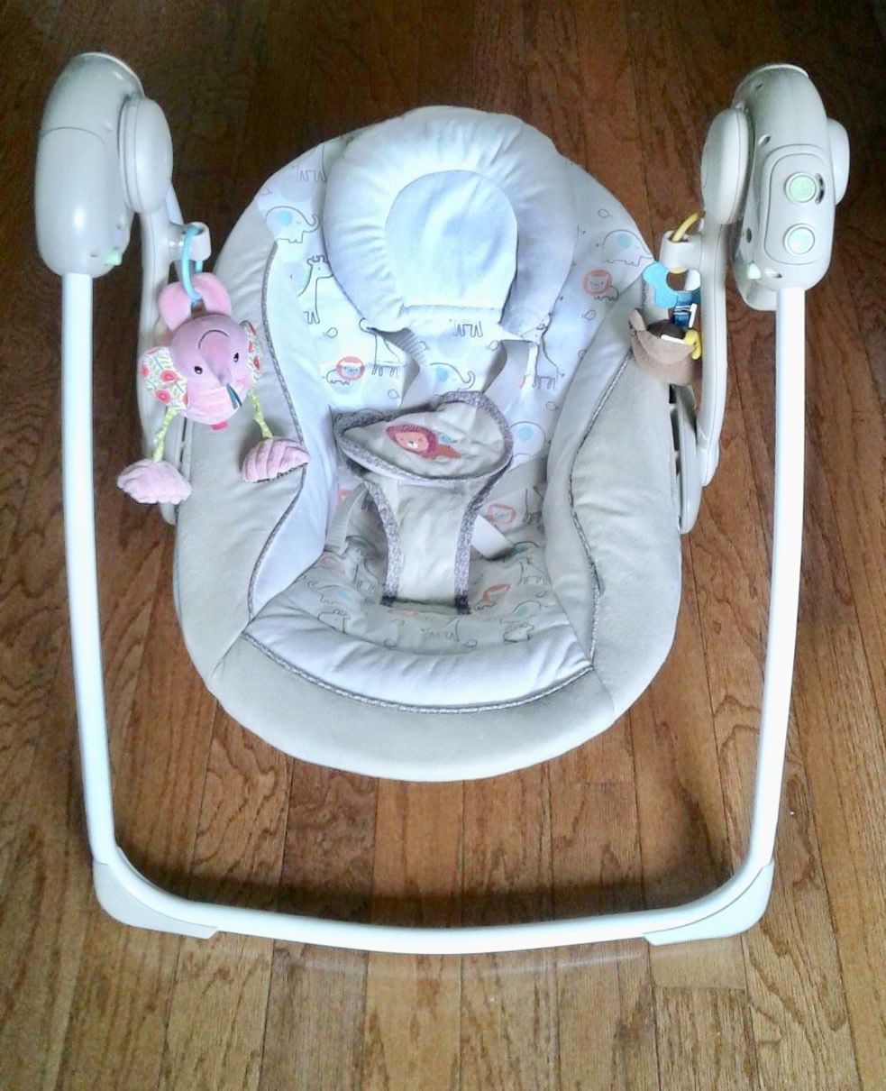 Portable swing for babies