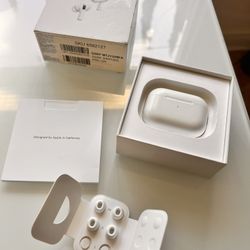 Apple AirPods Pro 2 (damaged)