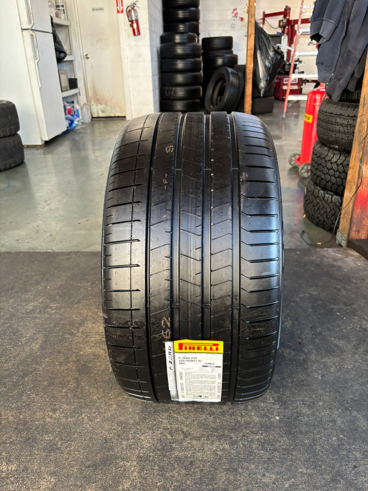 325/30/21 PIRELLI PZERO ONE NEW TIRE
