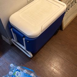 Igloo With Wheels-Cooler 