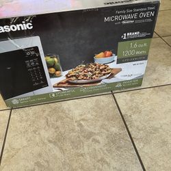 Panasonic 1.6 Cu Ft Microwave Oven 