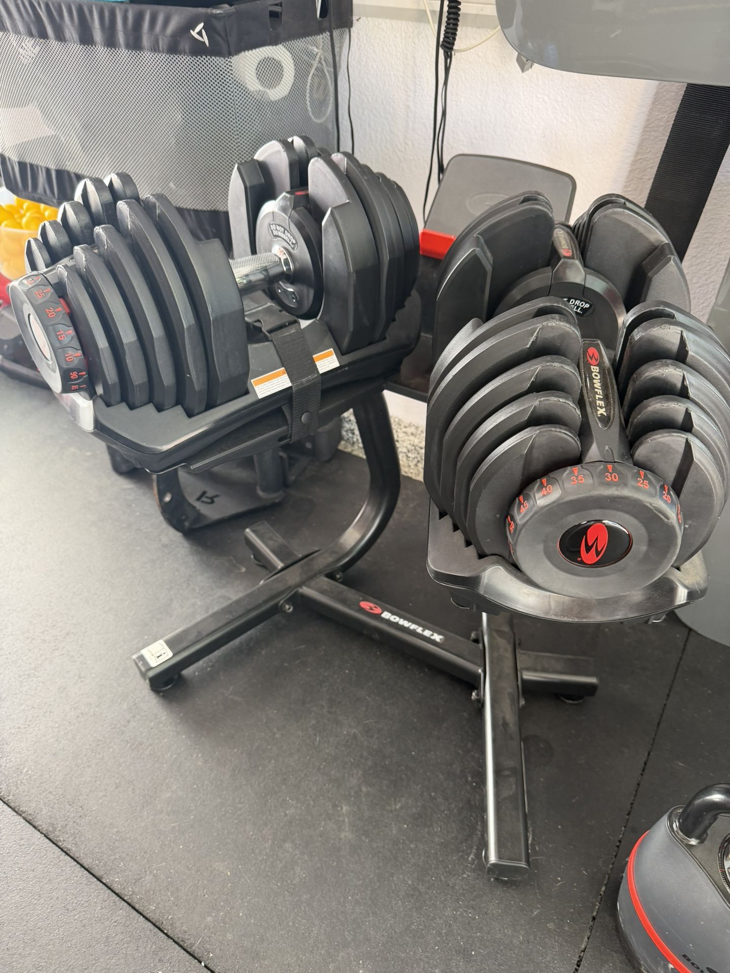 Bowflex SelectTech 1090 Adjustable Dumbbells – 10-90 lb Pair