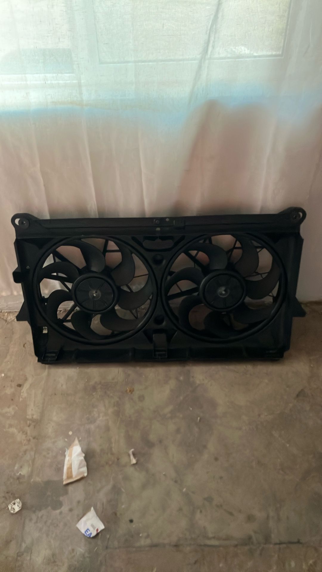 2000 2005 Chevy Tahoe Suburban GMC Cooling Fan 