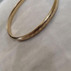 Solid 14k Vintage Floral etched Bangle